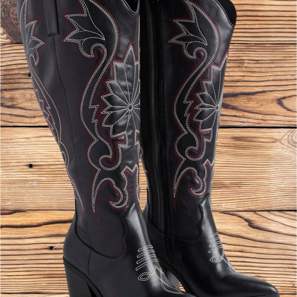 *SOLD*. NWT Torrid Tall Western Boots-3.5” Heel-WW
